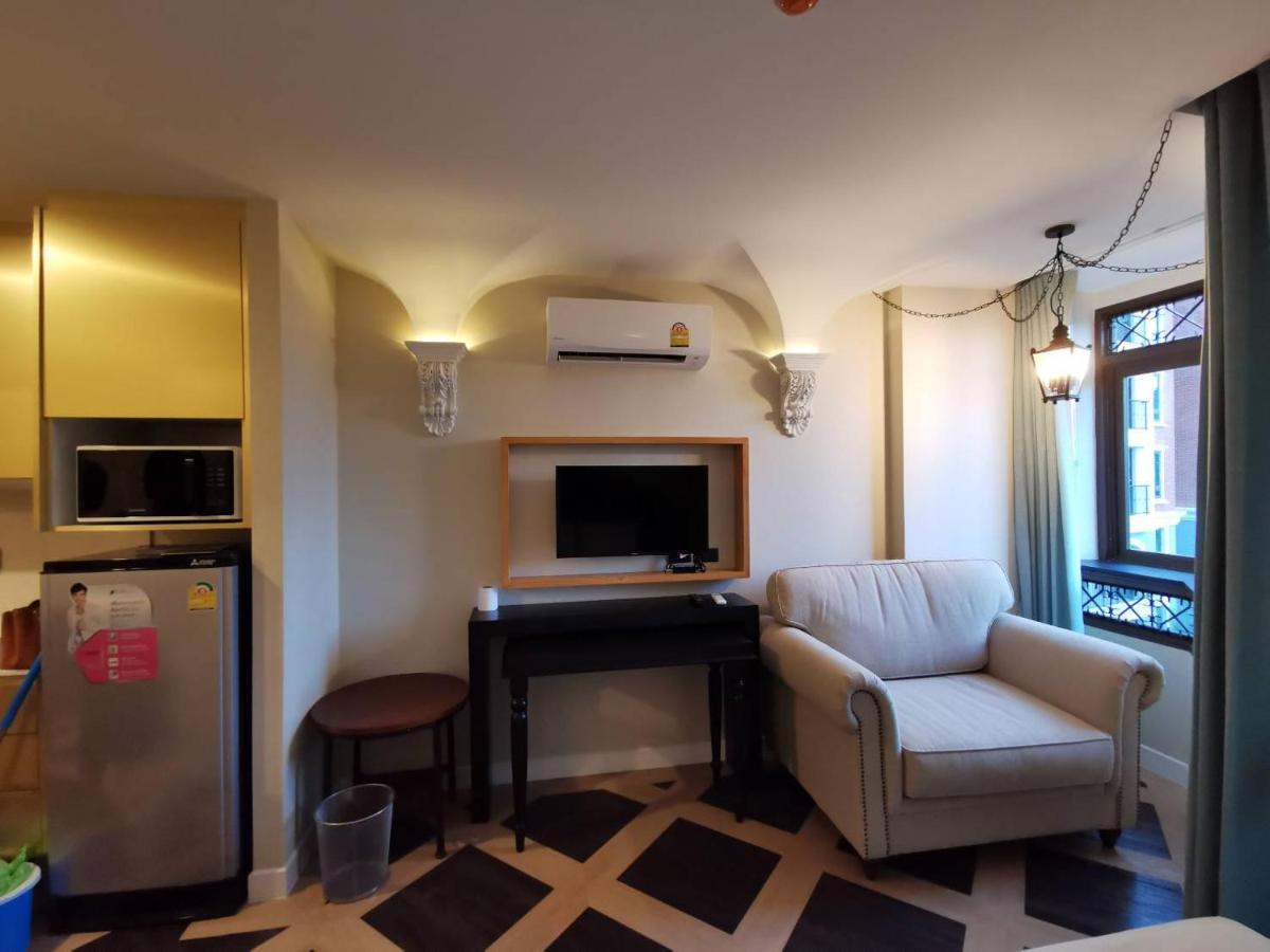 Espana Condo Resort Джомтьен Экстерьер фото